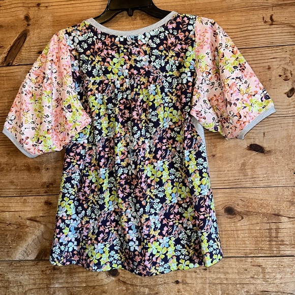 Anthropologie Maeve Gray Multi-Color Floral Suzanne Top - Picture 4 of 9